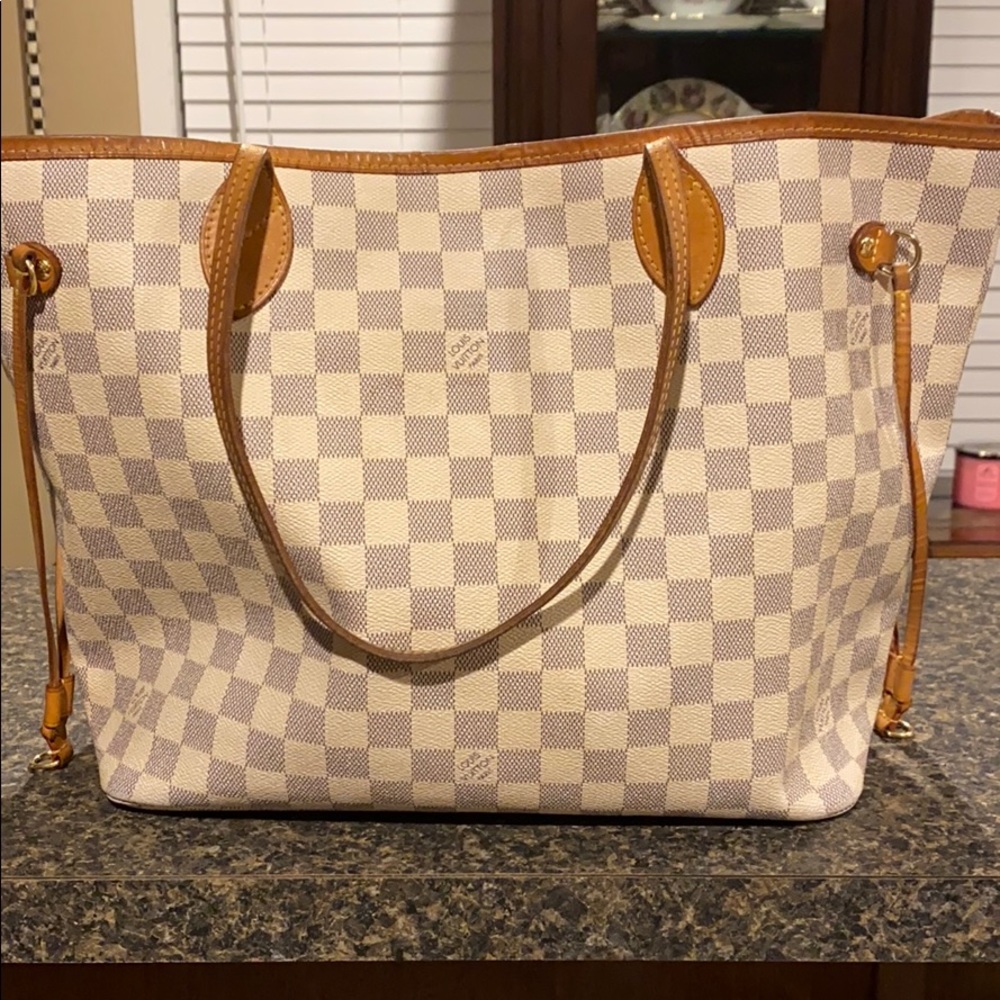 Louis Vuitton never full